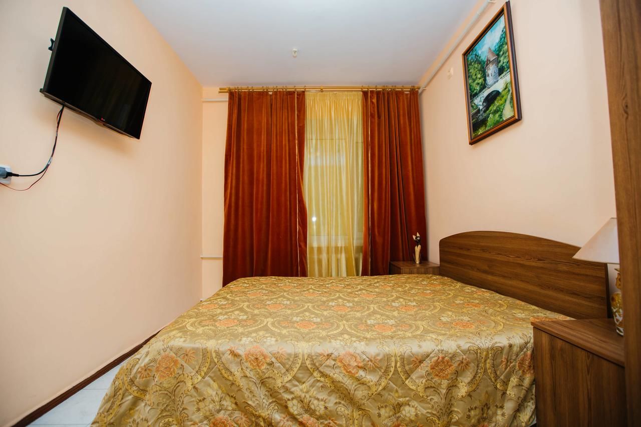 Отель Hotel Uyut Кременчуг-18